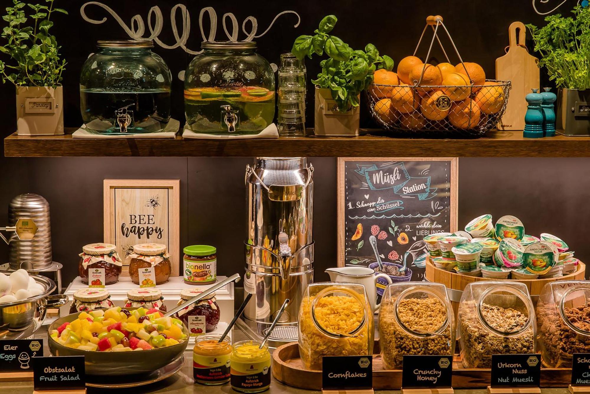 Motel One Stuttgart-Bad Cannstatt Екстер'єр фото